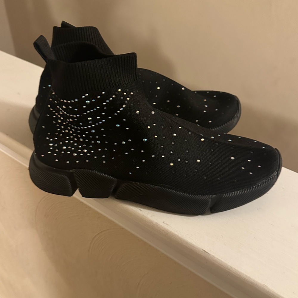 Mudd Black Ankle Booties with Sparkle Accents